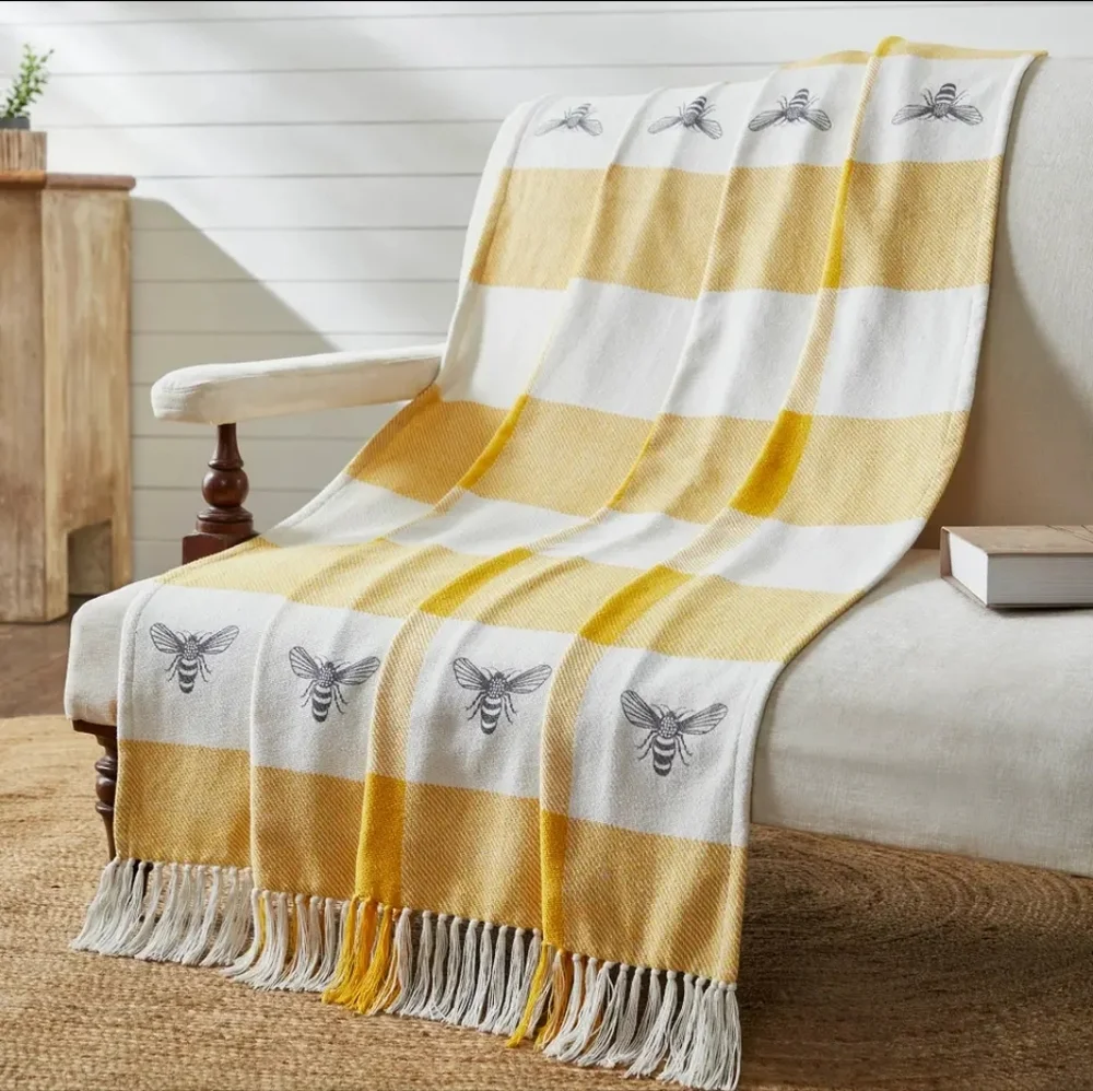 Buzzy Bees Woven Throw Blanket 50x60